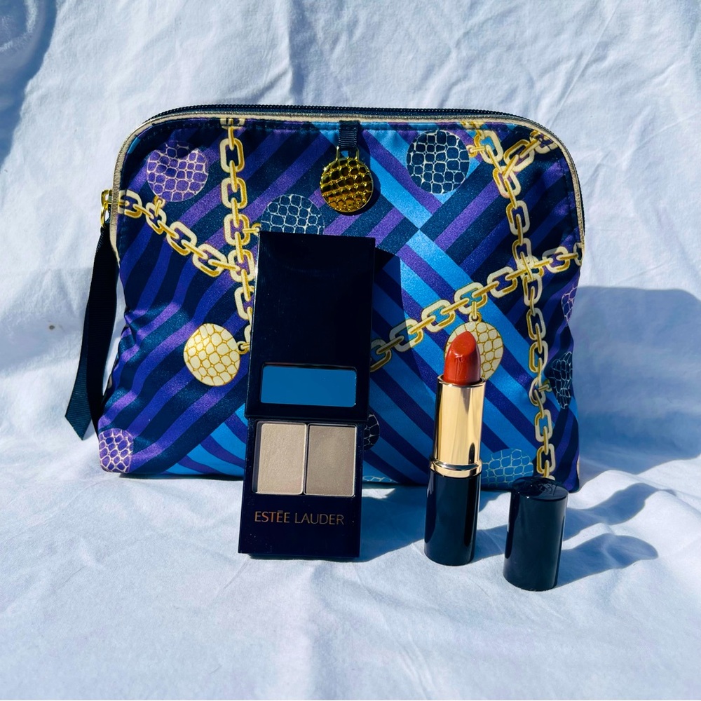 Estee Lauder Two in one eyeshadow, lipstick color 28 mocha